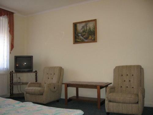 Hostal Mika Vend�gh�z