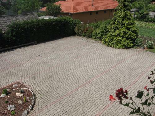 Hostal Mika Vend�gh�z