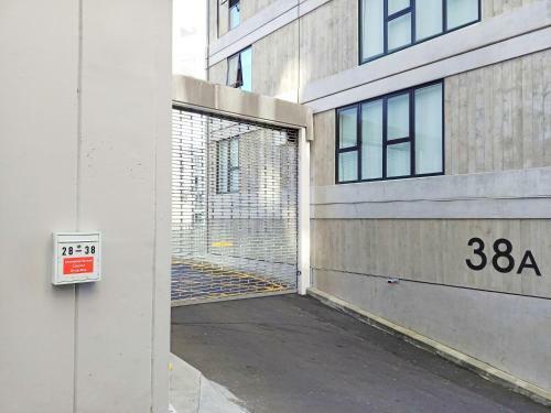 Two Bedroom City Apartment At Handy Location