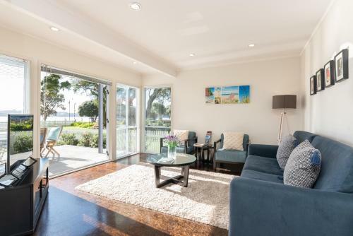 Wairangi Beach Cottage - Paihia Beach House