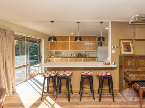 The Long House - Wanaka Holiday Home - Bachcare Nz