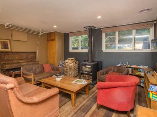The Long House - Wanaka Holiday Home - Bachcare Nz