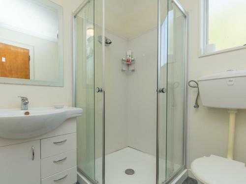 The Long House - Wanaka Holiday Home - Bachcare Nz