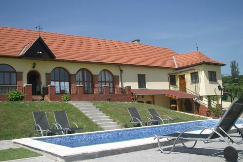 Hostal Villa Teleki