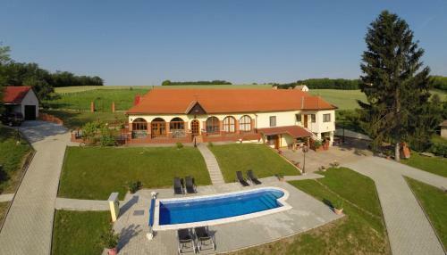 Hostal Villa Teleki
