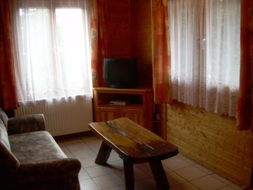 Csal�dbar�t Fah�z