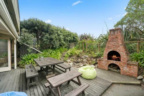 The Beach Bach - Waikanae Beach Holiday Home
