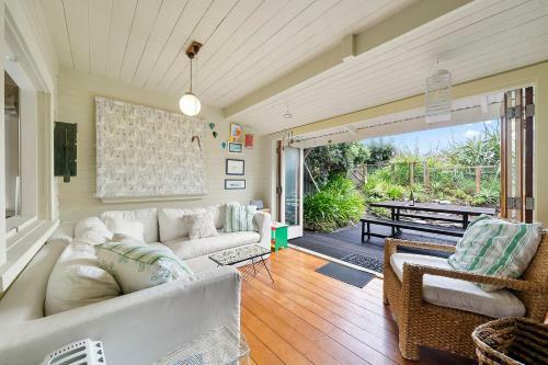 The Beach Bach - Waikanae Beach Holiday Home