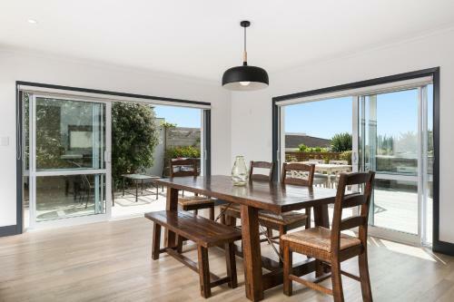 Seaside Beach Retreat - Outdoor Living