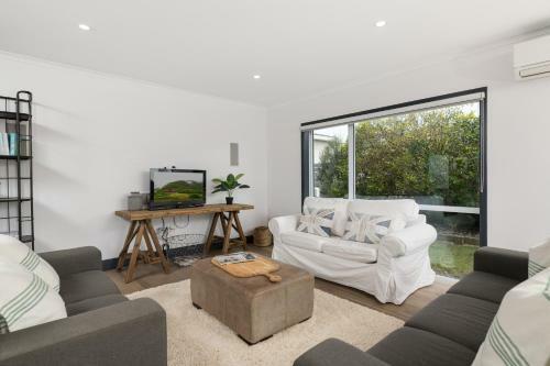 Seaside Beach Retreat - Outdoor Living