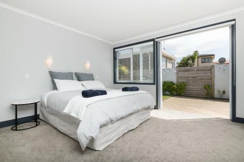 Seaside Beach Retreat - Outdoor Living