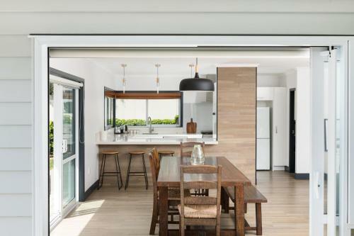 Seaside Beach Retreat - Outdoor Living