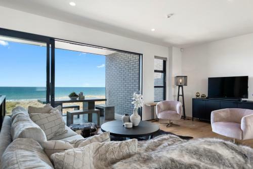 The Marine Views - Mount Maunganui Holiday Home