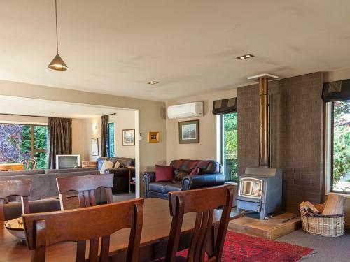 Inverness Gold - Arrowtown Holiday Home