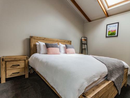 98 On Clyde Spa Retreat - Ohakune Holiday Home