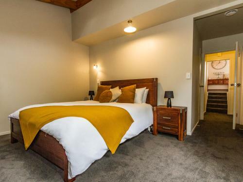 98 On Clyde Spa Retreat - Ohakune Holiday Home