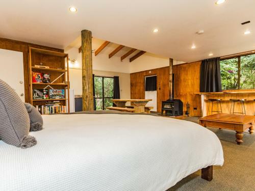 98 On Clyde Spa Retreat - Ohakune Holiday Home