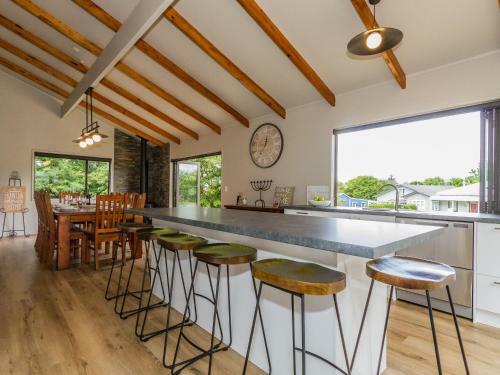 98 On Clyde Spa Retreat - Ohakune Holiday Home