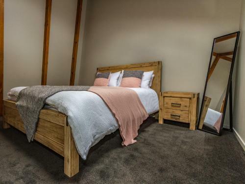 98 On Clyde Spa Retreat - Ohakune Holiday Home