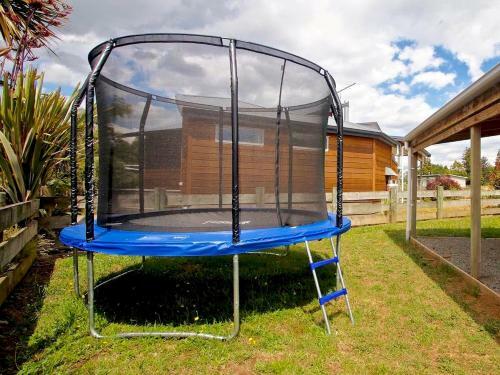Modern Mountain Spa Escape - Ohakune Holiday Home