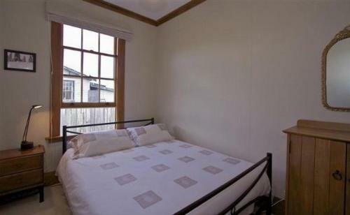 Railway Cottage - Ohakune Holiday Home