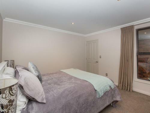 Modern Family Haven - Cromwell Holiday Home