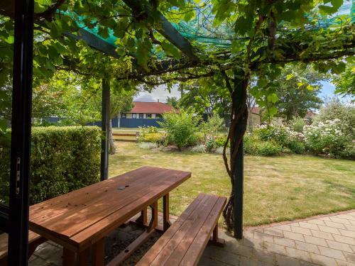 Aurum Retreat - Cromwell Holiday Home