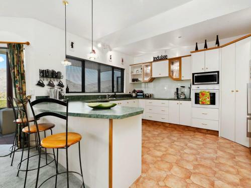 Kawarau Bay View - Cromwell Holiday Home