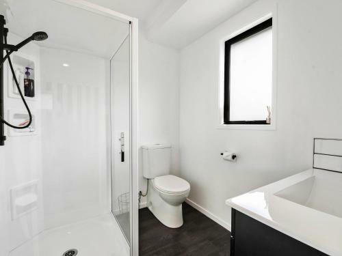 Modern Mount Pisa - Cromwell Holiday Home