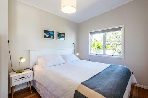 The Island Gem - Waiheke Holiday Home