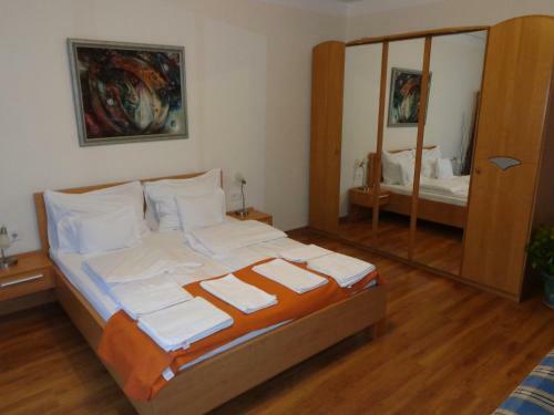 Nyirfa Apartmanh�z