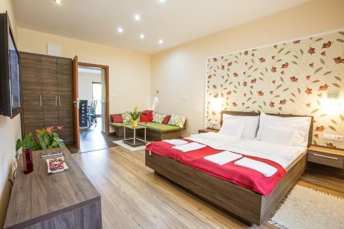 Nyirfa Apartmanh�z