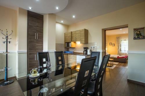 Nyirfa Apartmanh�z