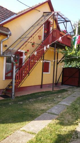 Hostal Z�ch Kl�ra Utcai Apartman