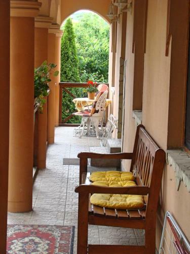 Hostal T�mea Vend�gh�z