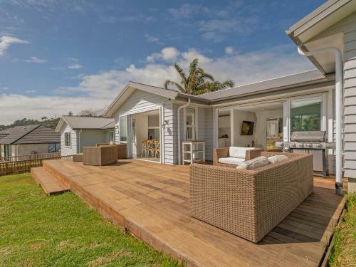 Where The Sun Shines - Hahei Holiday Home