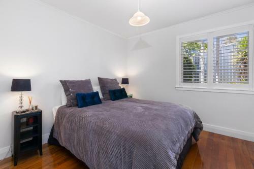 Country Idyll - Sandspit Holiday Home