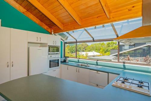 Coastal Quarters - Cooks Beach Holiday Home