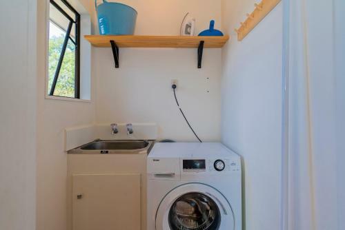 Oyster's Pearl - Cooks Beach Holiday Home