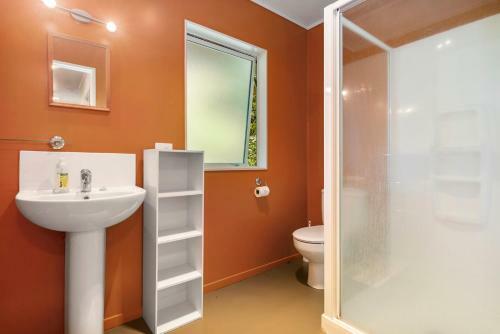 Tranquility At Tarawera - Lake Tarawera Holiday Home