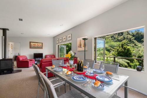 Tranquility At Tarawera - Lake Tarawera Holiday Home