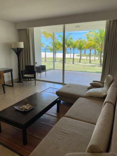 Apartamento Amazing Oceanfront 2 Br + 3 Bath (W/ Beach Access)