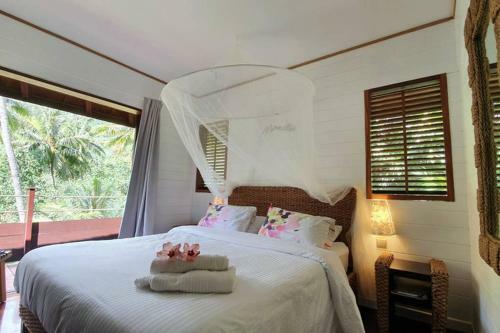 Luxurious Tropical Moorea Villa