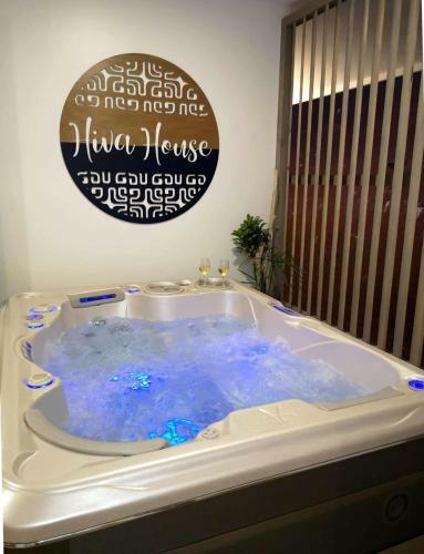 Hiva House