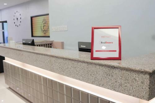 Hotel Reddoorz Premium @ Wireless Mandaue Cebu