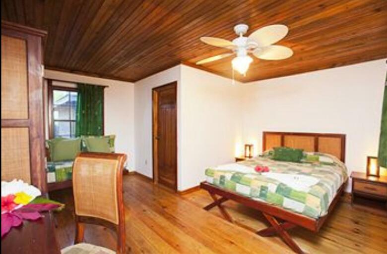 Hotel Las Rocas Resort And Dive Center