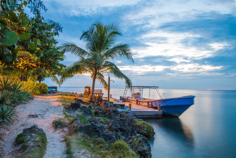 Hotel Las Rocas Resort And Dive Center