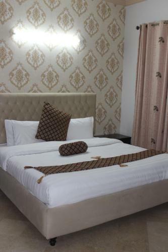 Hostal Royal Luxus Guest House