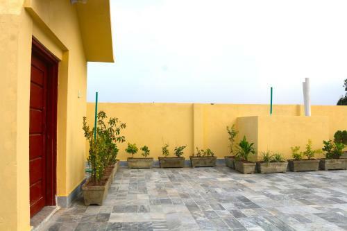 Albergue Safe Square Apartment Building