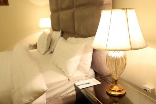 Hostal Butterfly Guest House Phase 7 Bahria Town